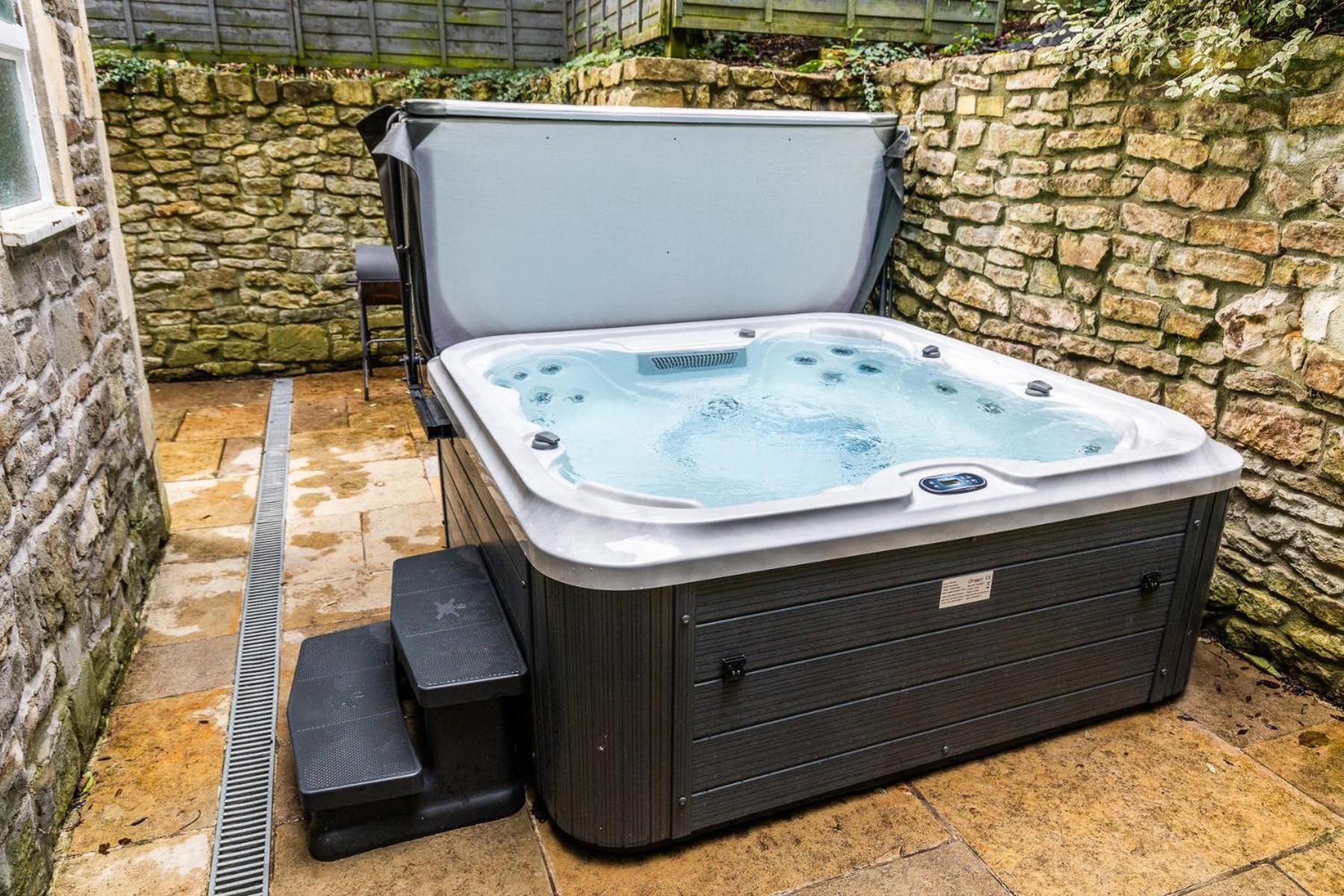 Locksbrook Lodge - Hot Tub - Spacious Outdoor Space Μπαθ Εξωτερικό φωτογραφία